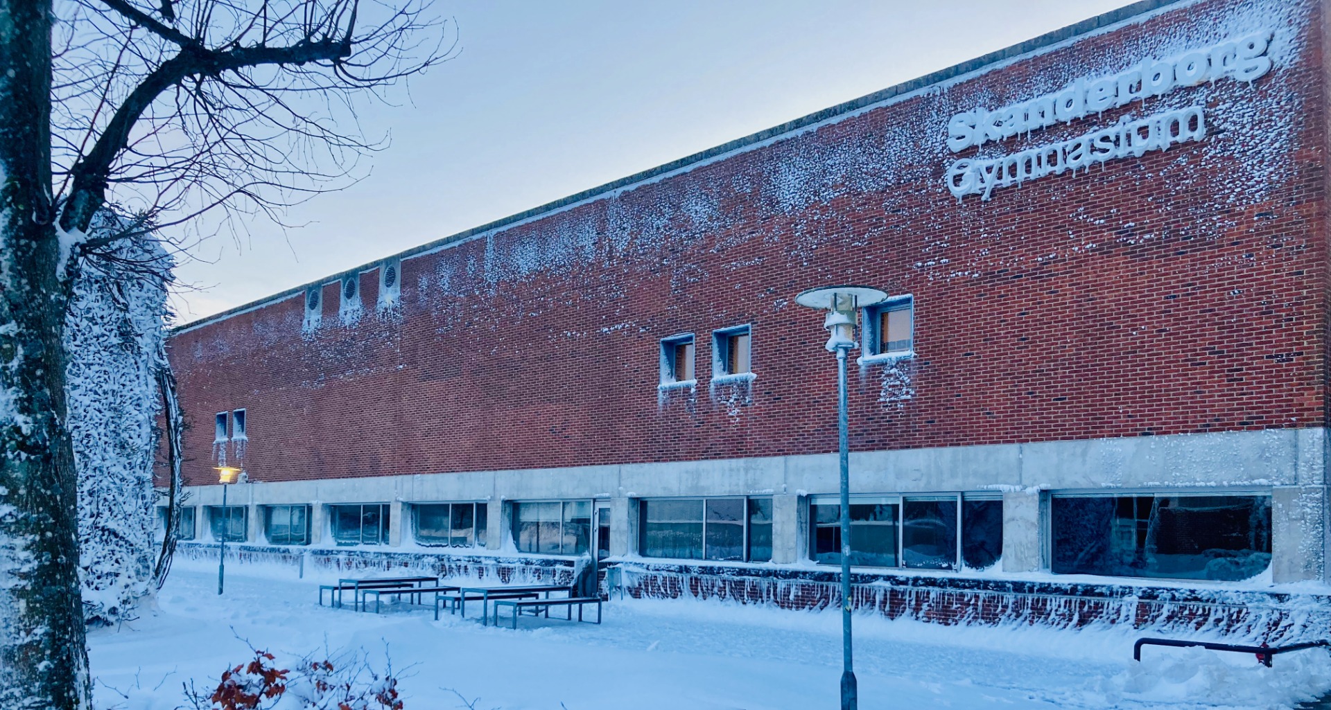 Photo of Skanderborg Gymnasium during winter